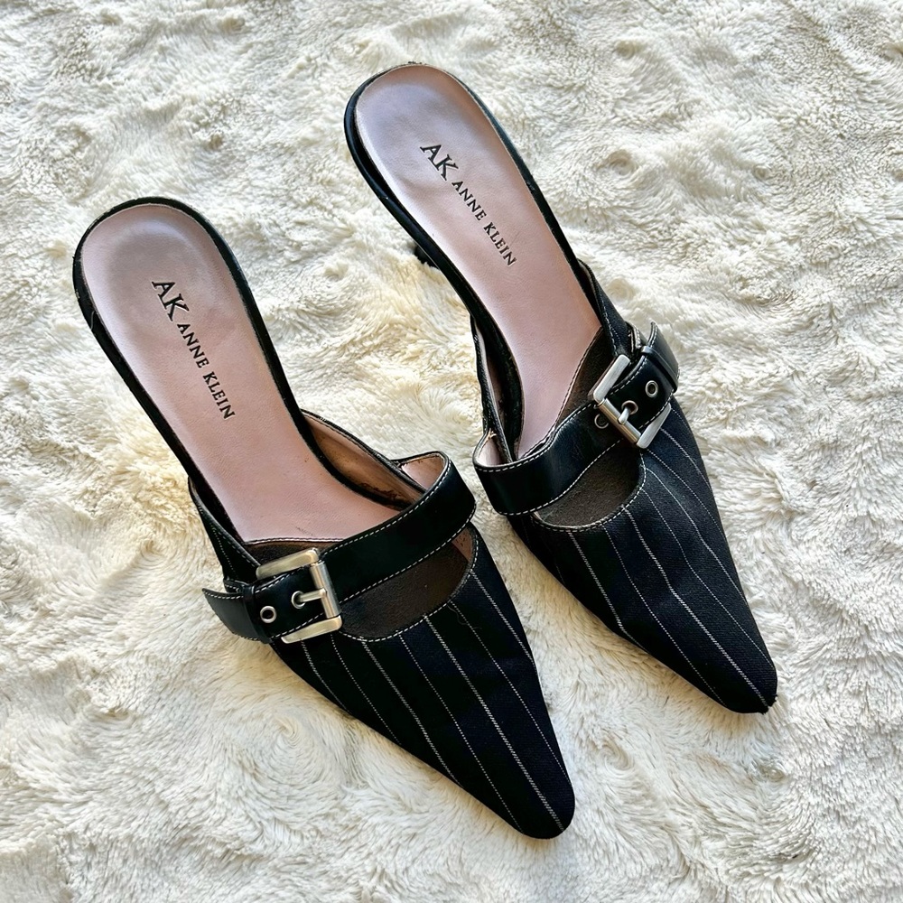 ❌SOLD❌ VTG Anne Klein Pinstripe Slide Heels